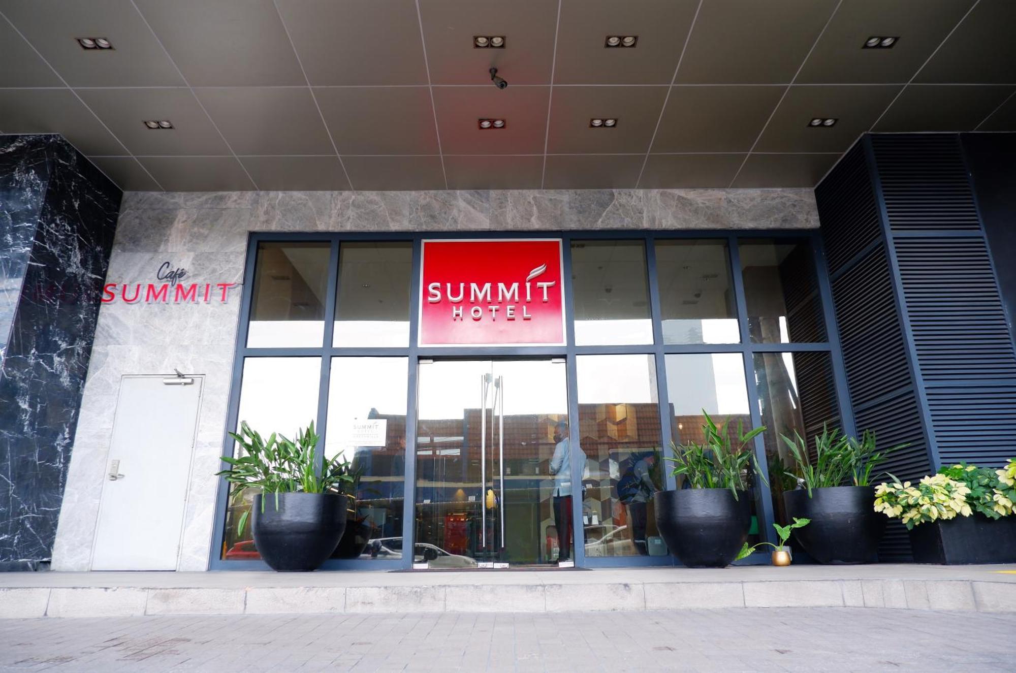 格林希尔斯顶峰酒店 奎松市 外观 照片