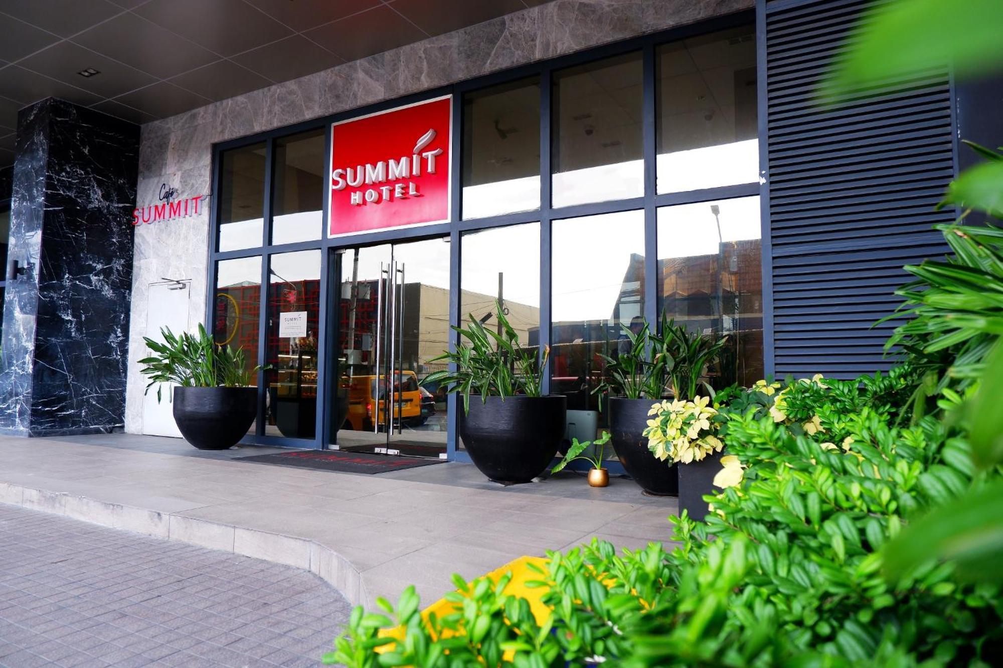 格林希尔斯顶峰酒店 奎松市 外观 照片