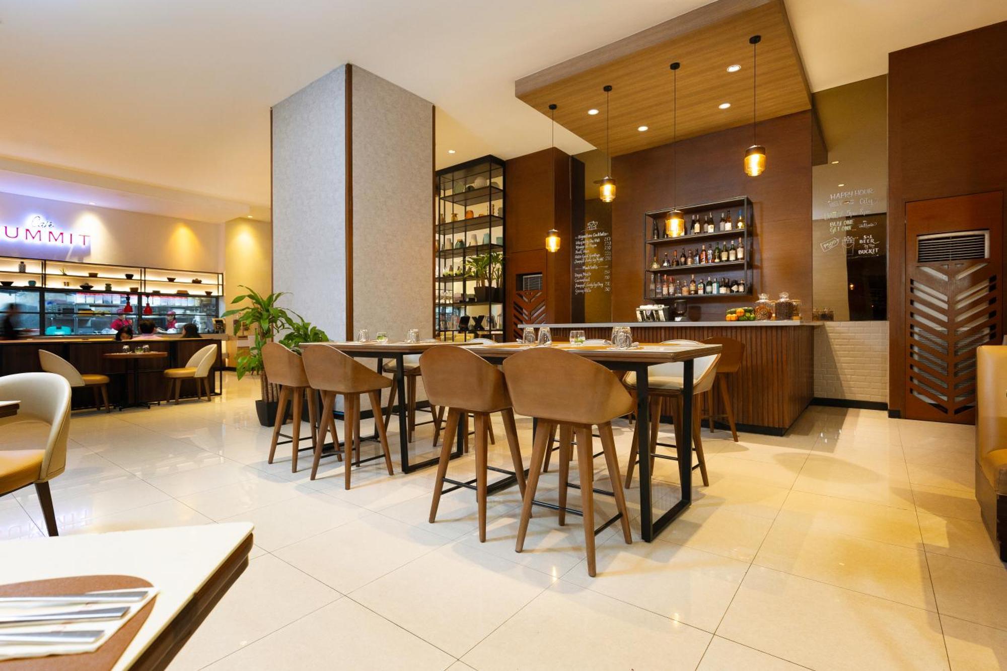 格林希尔斯顶峰酒店 奎松市 外观 照片