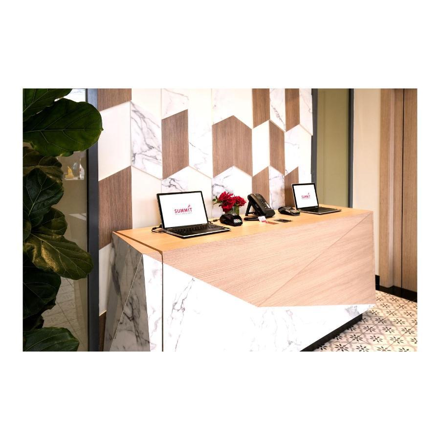 格林希尔斯顶峰酒店 奎松市 外观 照片